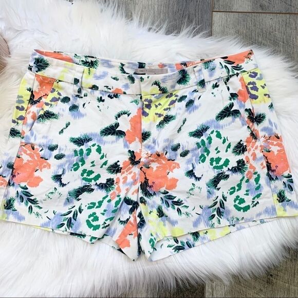 GAP Vibrant White Floral Print Cotton Shorts 4 - Picture 3 of 9